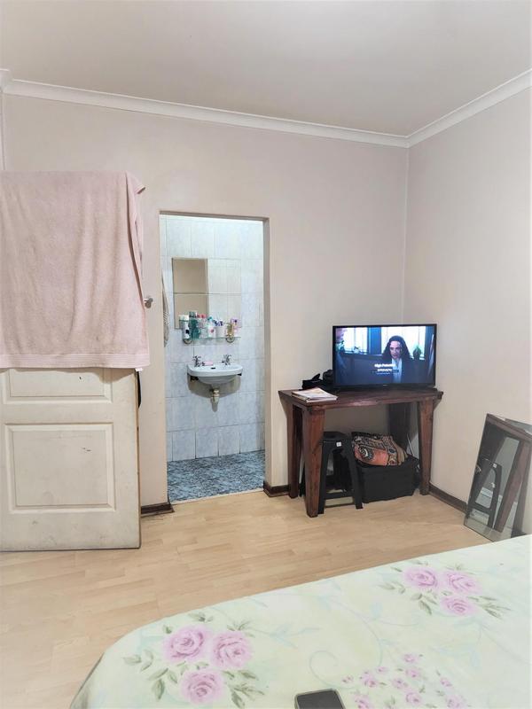 8 Bedroom Property for Sale in Belgravia Western Cape